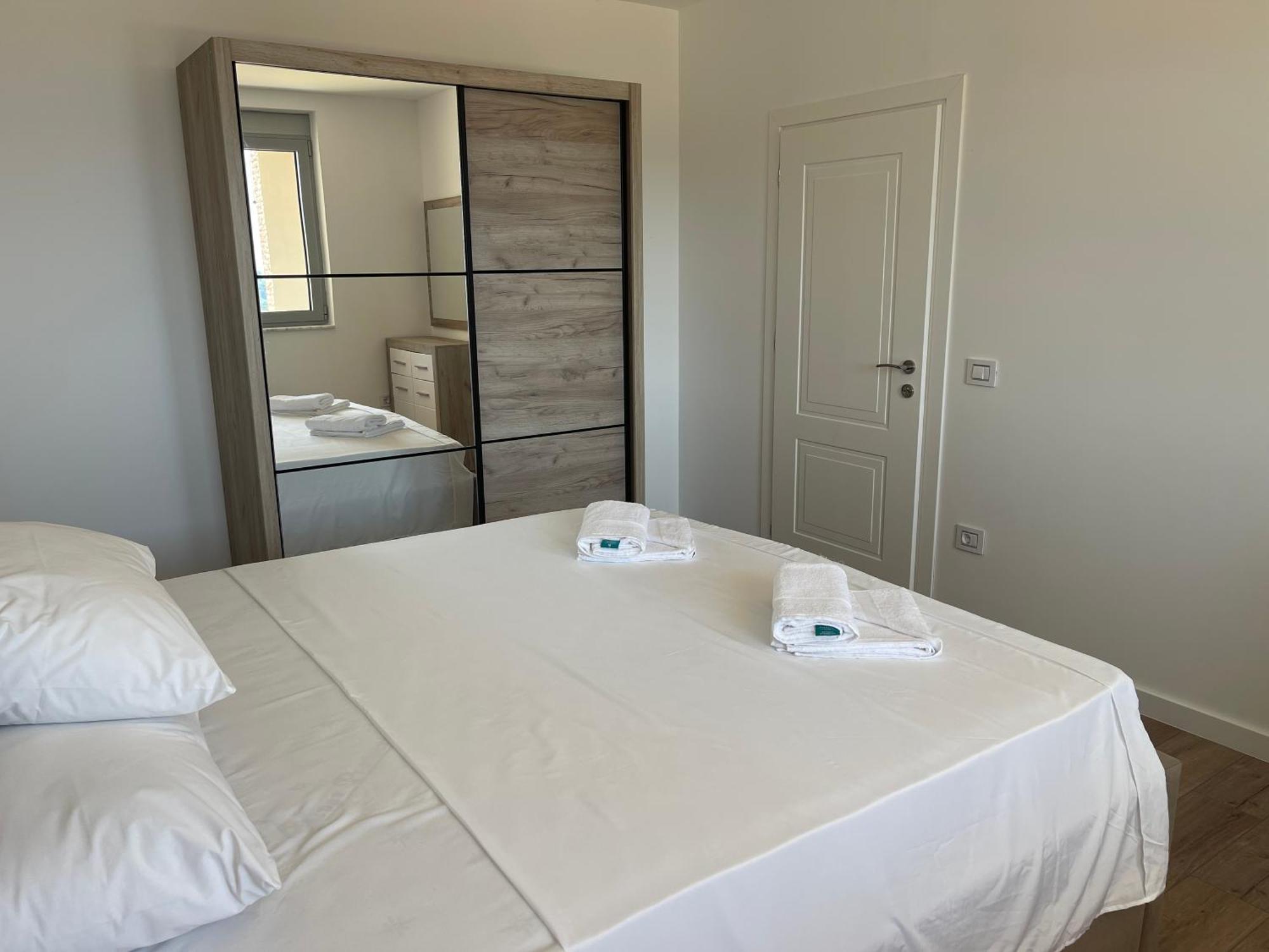 Apartments Hollaj Ulcinj Ngoại thất bức ảnh